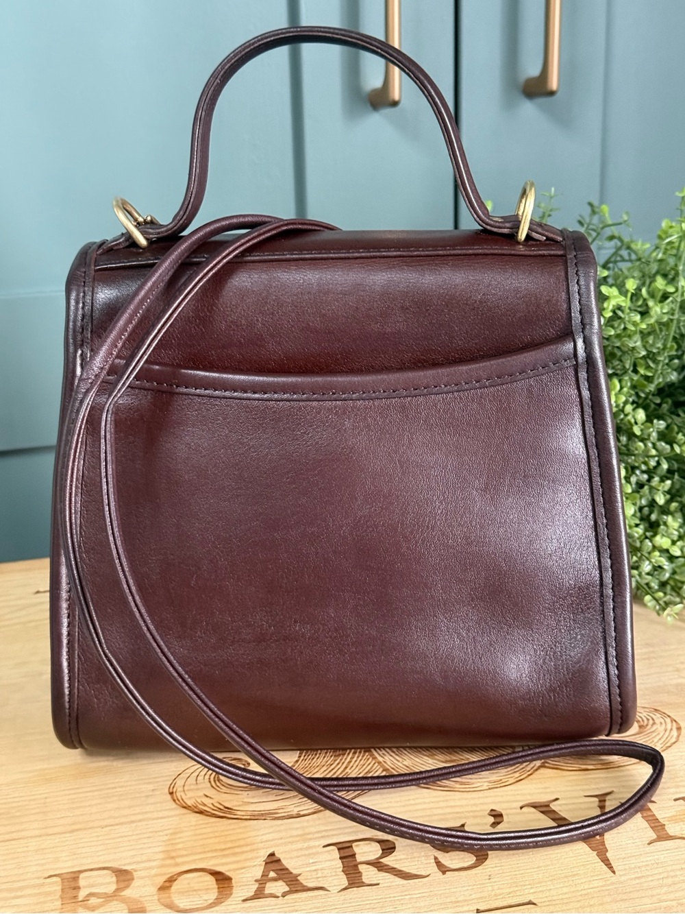 Vintage COACH Regina 9983 in Mahogany  Brown Gloved Tanned Leather Crossbody A++ - Picture 3 of 14
